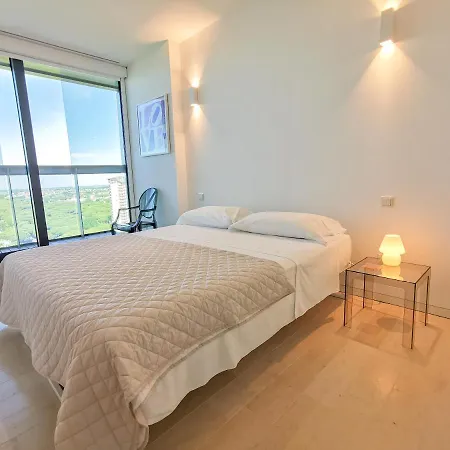 Merville Family アパート *