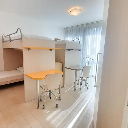 Merville Family アパート *