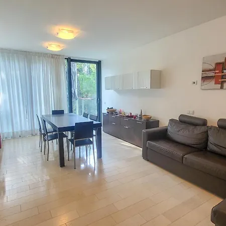 Merville Family アパート